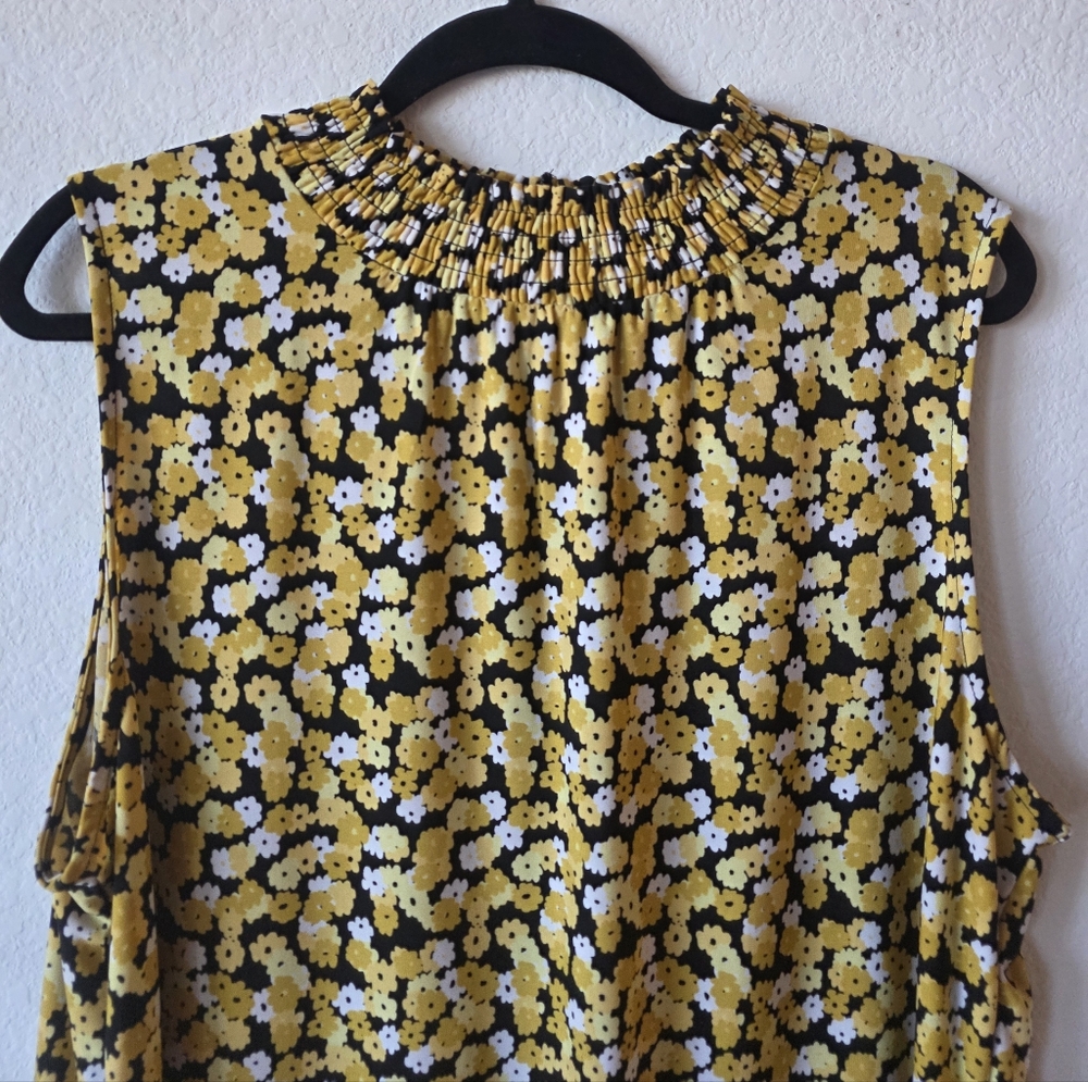 Sleeveless Yellow & Black Floral Smocked Neck Top - Picture 2 of 6